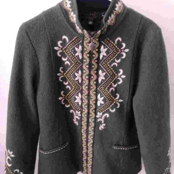 Icelandic Designs Jackets & Blazers - Icelandic Designs wool coat. Olive green. Size Med